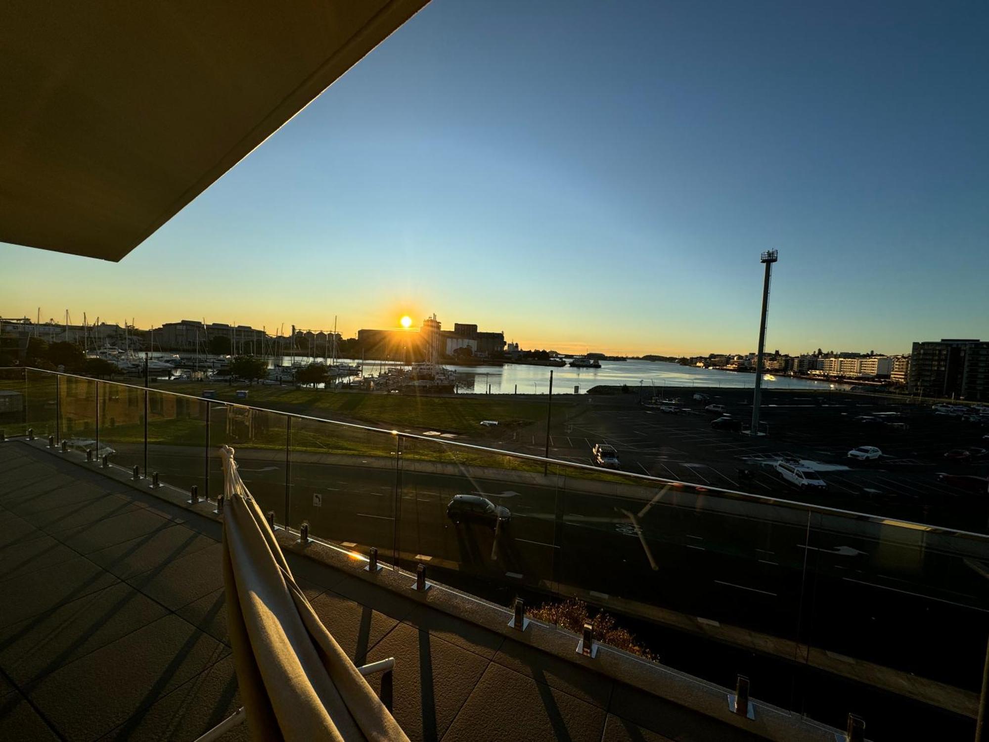Harbour Towers, Newcastle'S Elite Apartment Stays, Free Parking & Tram Access Exteriör bild